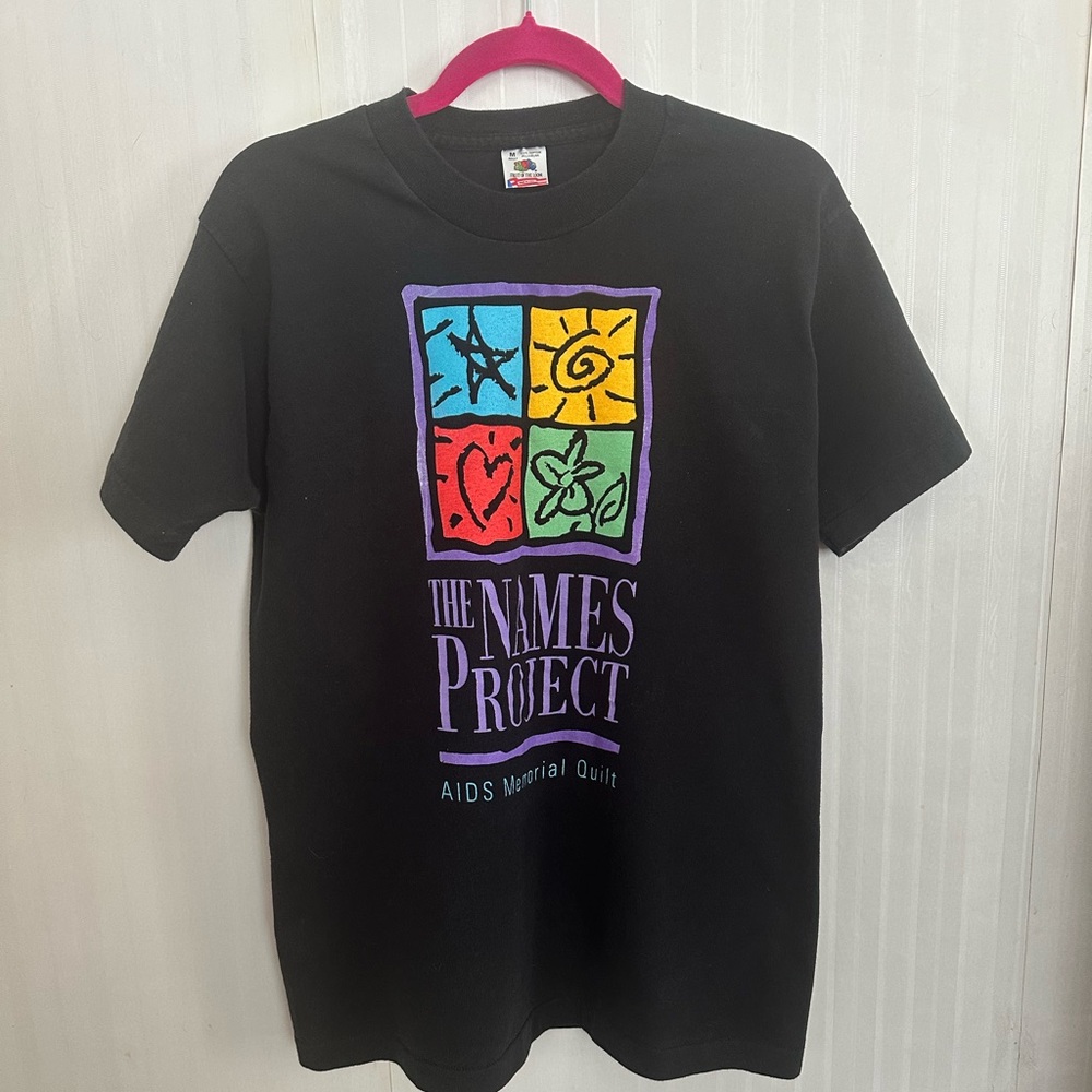 Vintage The Names Project AIDS Memorial Quilt Graphic Tee Single Stitch